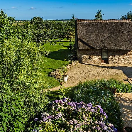 Bed And Breakfast La Fontaine Blanche Melgven Bagian luar foto