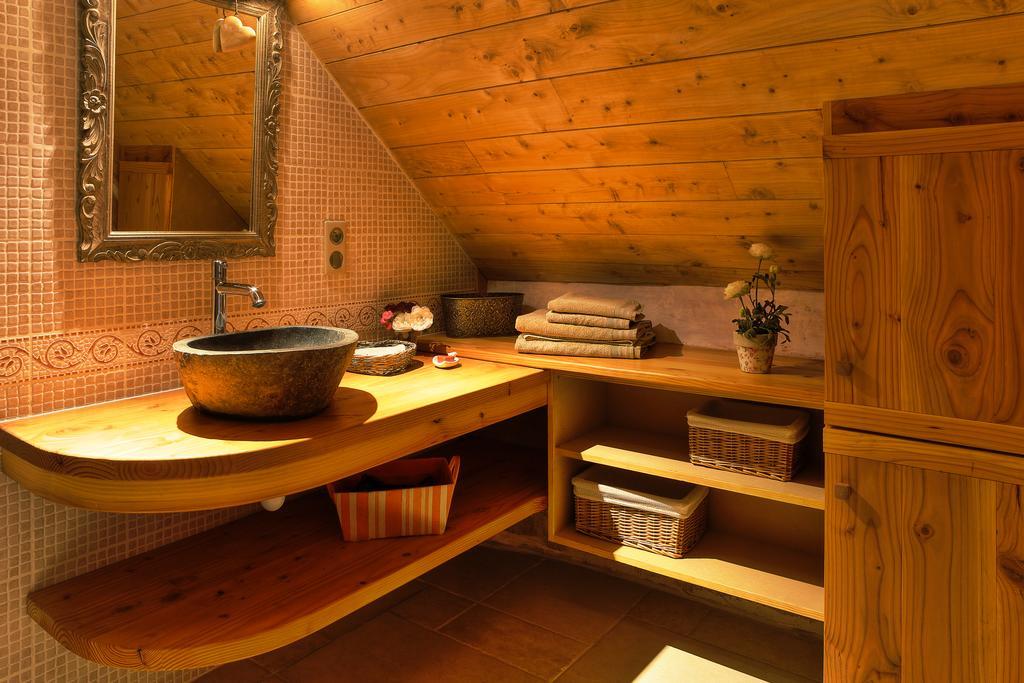 Bed And Breakfast La Fontaine Blanche Melgven Bagian luar foto