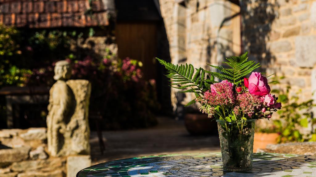Bed And Breakfast La Fontaine Blanche Melgven Bagian luar foto