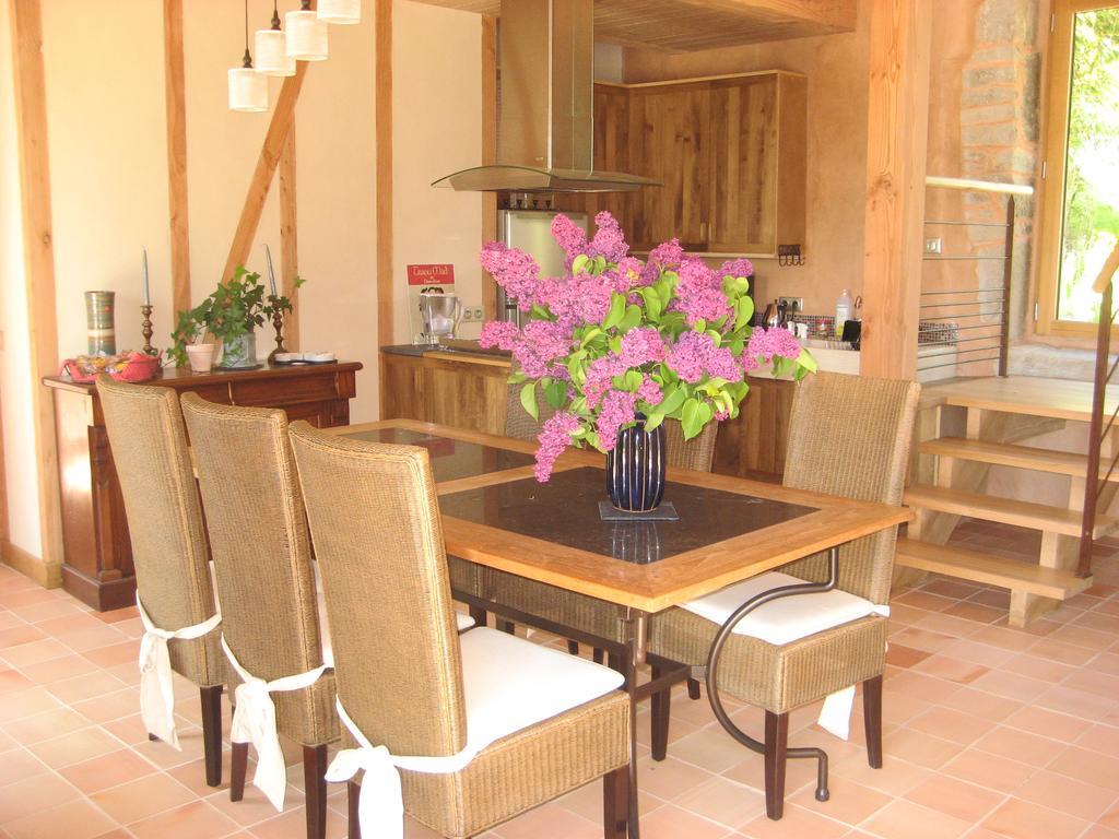 Bed And Breakfast La Fontaine Blanche Melgven Bagian luar foto