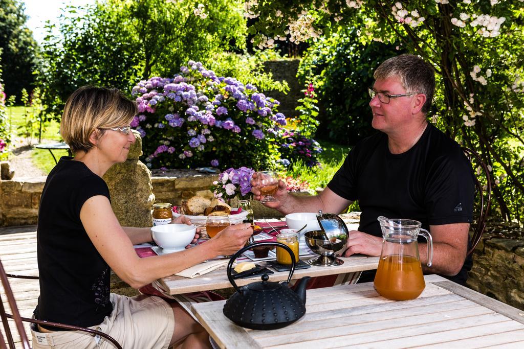 Bed And Breakfast La Fontaine Blanche Melgven Bagian luar foto