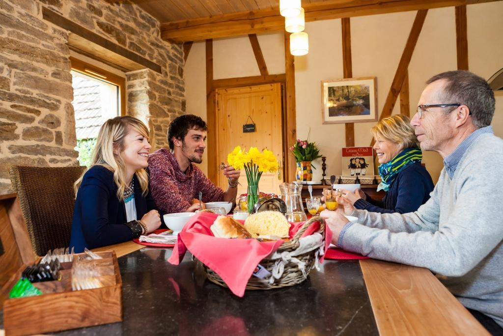 Bed And Breakfast La Fontaine Blanche Melgven Bagian luar foto
